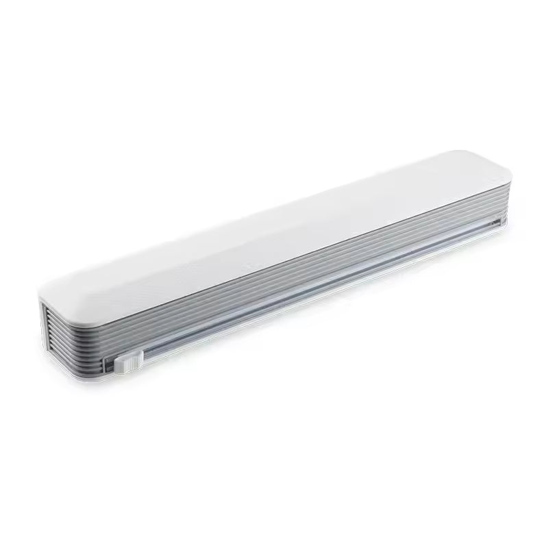 Practical plastic wrap cutter, ideal for fruits and vegetables